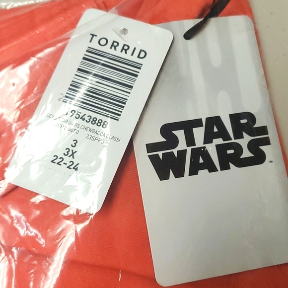 ❤️NWT VINTAGE TORRID TEE - STAR WARS CHEWBACCA TOP - CLIP NECK SHIRT PLUS SIZE - Picture 9 of 15